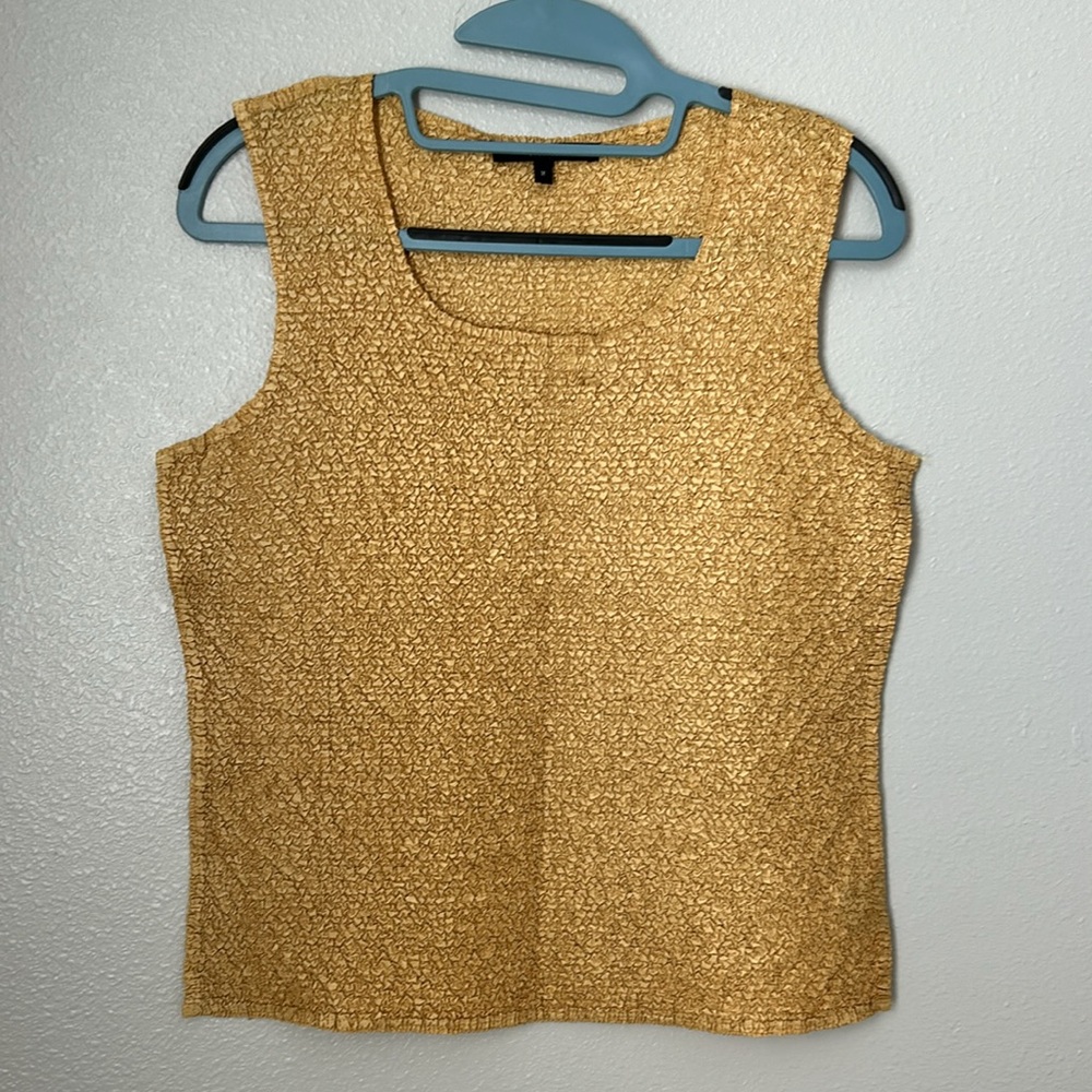 Cute textured blouse